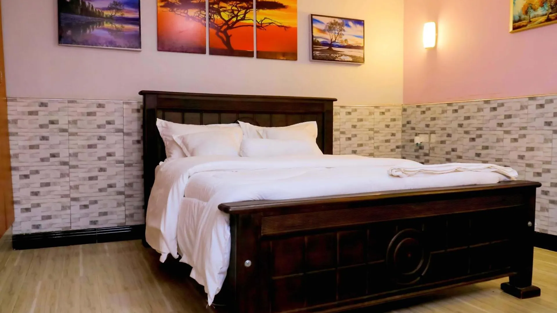 Cozy Studio With Scenic Hill Views In Kampala Uganda